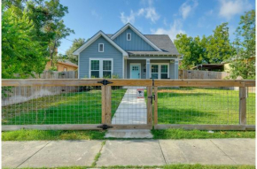 Centrally Located Stunning 3BR 2BA Near Downtown